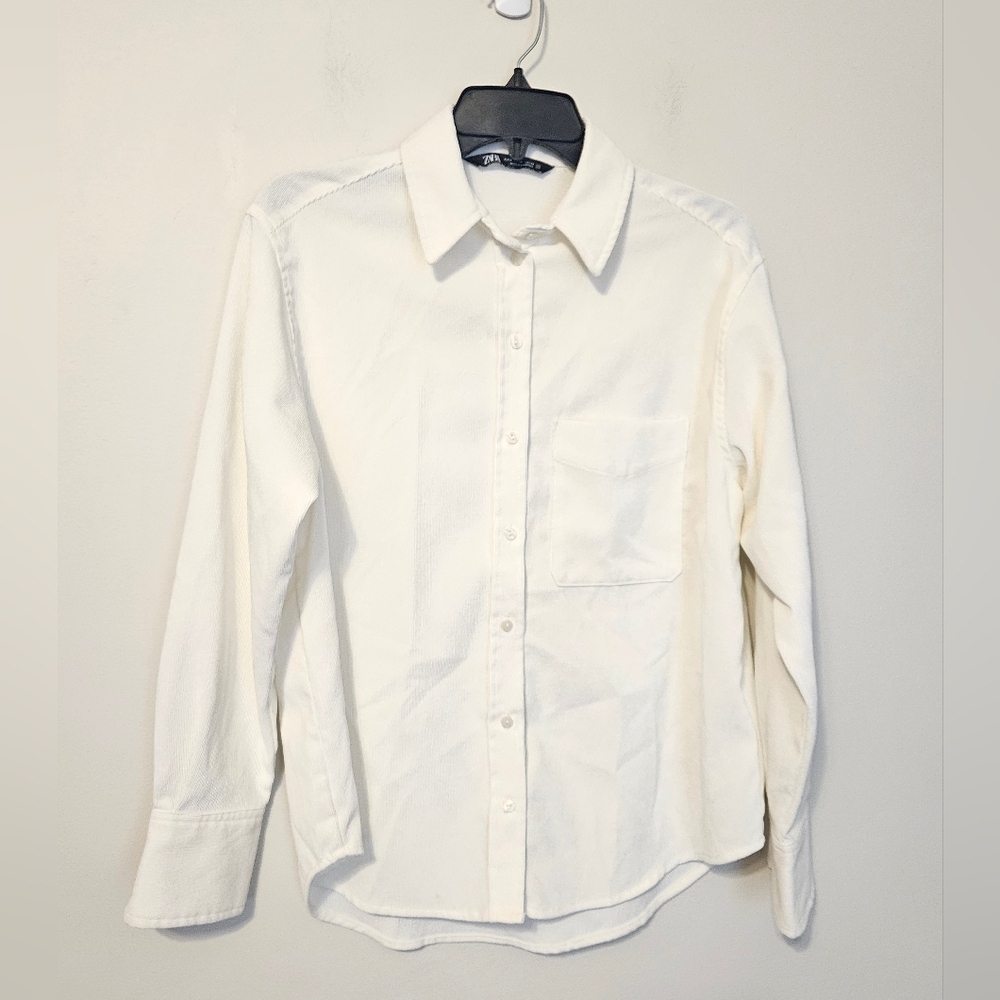 Zara button-up shirt with long sleeves and a single chest pocket - Picture 3 of 9